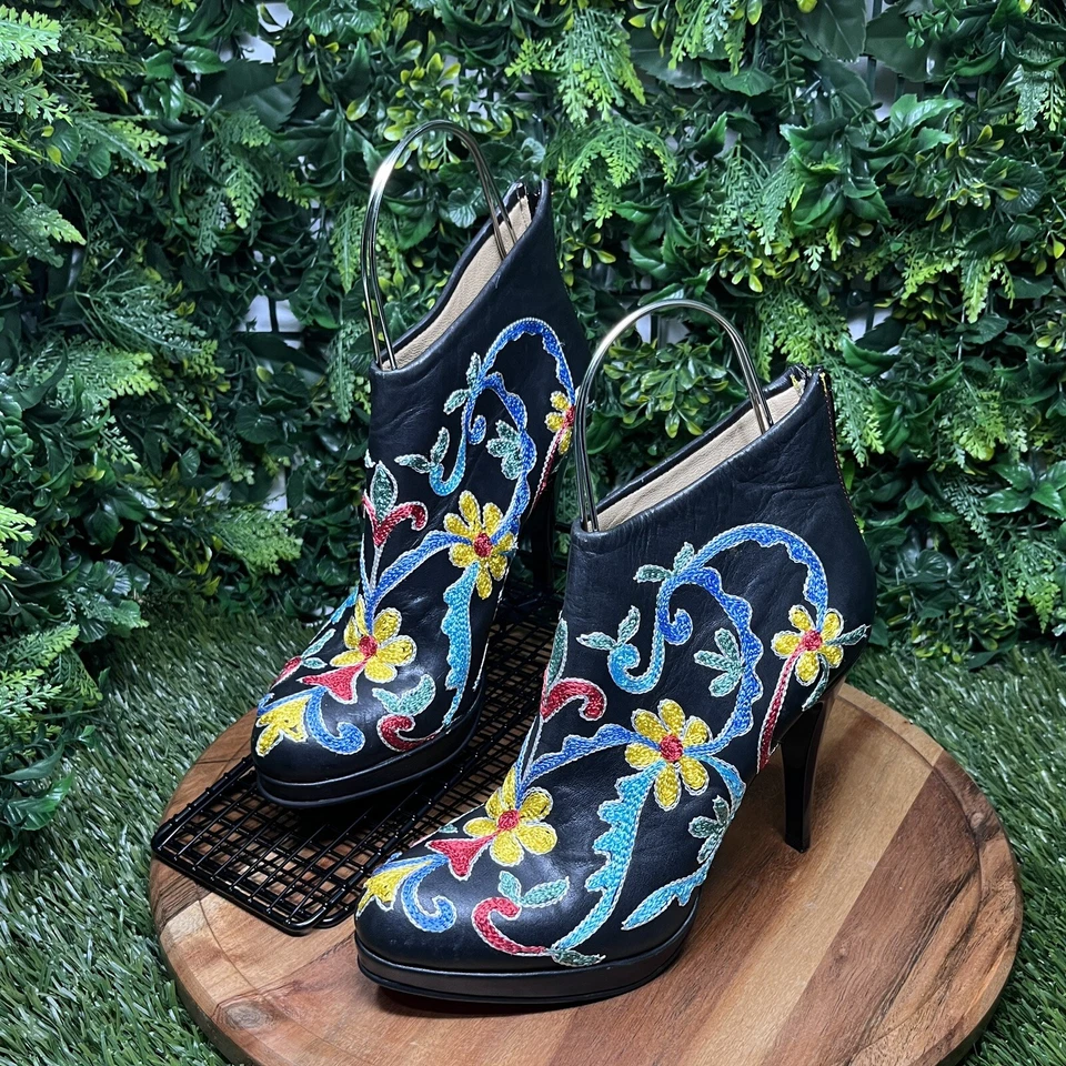 SCARLET Bootie Women 40 US 9 Black Ankle Shoe Hand Made Embroidered Floral  1980 - Image 1 of 4