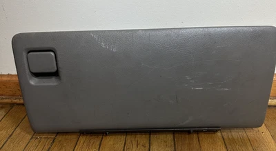 99-06SILVERADO SIERRA Dash GLOVE BOX Storage Compartment Door Assembly - Image 1 of 4
