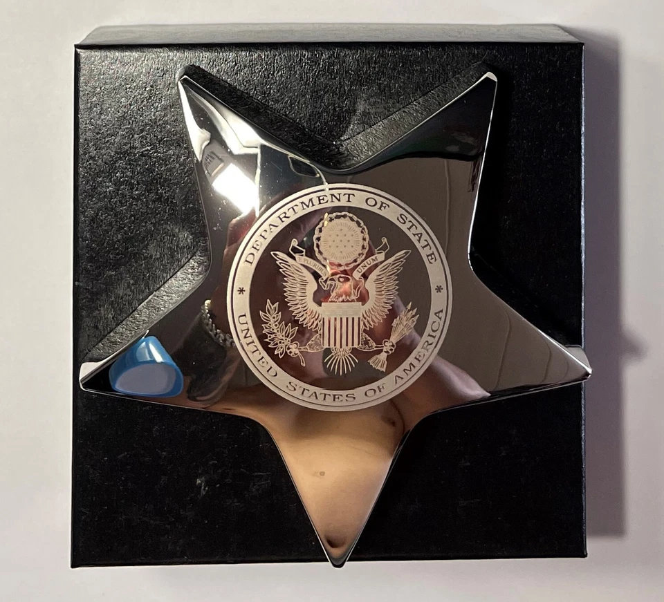 NONE BRAND DEPARTMENT OF STATE STAR HEAVY METAL PAPERWEIGHT WITH GIFT BOX