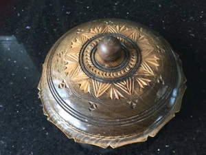 Lovely Vintage Treen Wooden Carved Lidded Dish or Pot For Trinkets, Keys etc.... - Picture 1 of 5