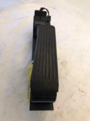 2007 MERCEDES BENZ S550 Automatic Transmission Gas Accelerator Throttle Pedal - Image 1 of 4