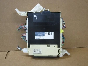 15 16 17 Toyota Camry Hybrid Multiplex Network Control Module Fuse 89221-06230 - Picture 1 of 5