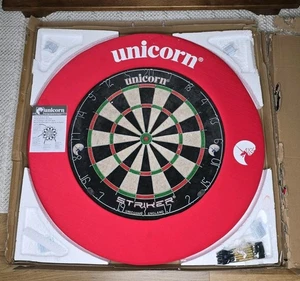 UNICORN HOME DARTS CENTRE - STRIKER Red SURROUND & STRIKER DARTBOARD & 6 DARTS - Picture 1 of 7