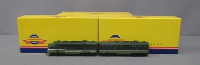 Athearn G3201 HO Scale Northern Pacific EMD F9AB Diesel Locomotive Set LN/Box - Image 1 of 4
