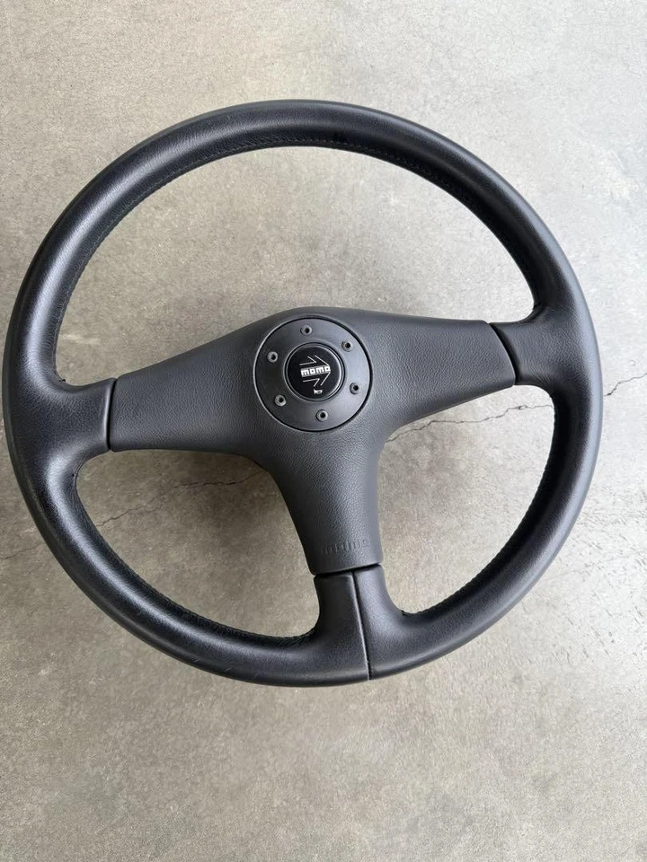 Volante MAZDA RX7 FD3S MOMO Buen Estado JDM Foto 1 de 4