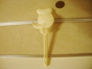 Vintage Toothpaste Tube Roller Squeezer RARE DONALD DUCK DISNEY Collectible! - Picture 1 of 4