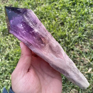 0,86 kg natürlicher Amethyst Obelisk Kristallstab Dekor Reiki Kristallspitze Turm - Bild 1 von 13