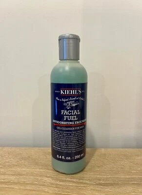 Gel limpiador facial vigorizante Kiehl's Facial Fuel para hombres 8,4 oz/250 ml Foto 1 de 2
