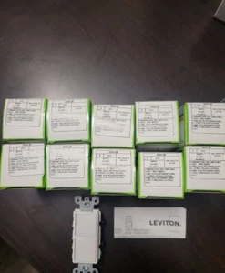 (10) Leviton 5643-W Decora Traditional 3-Way Combination AC Switch 120/277 Volt - Picture 1 of 4
