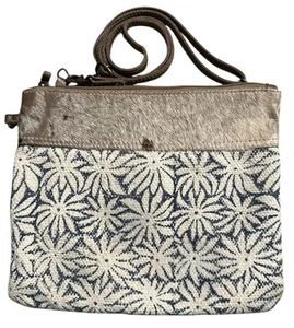 Myra Bag Womens Floral Daisy Cowhide Crossbody Purse Bag - Picture 1 of 9