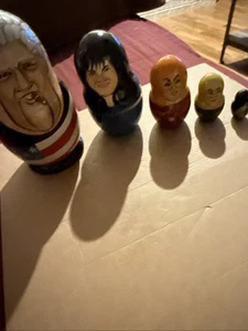 5 Stck. handgefertigte russische verschachtelte Puppe von Bill Clinton und seinen Damen und Saxophon - Bild 1 von 6