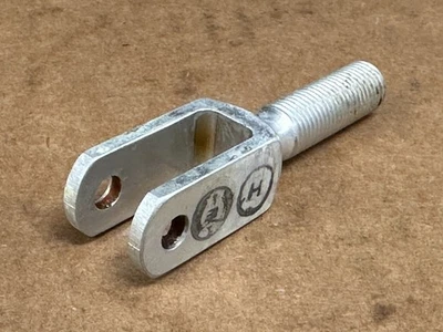 Bell Helicopter Clevis Rod End P/N 204-001-803-1 SA 204-001-803-001 全新 — 第 1/4 张图片