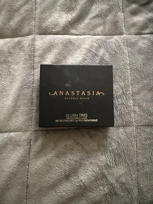 Anastasia Beverly Hills Blush Trio ~ Peachy Love ~ 0.33 oz Total ~ NEW IN BOX - Image 1 of 3