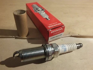 New Geniune Honda  12290-RW0-003  NGK DILFR6-J11 Spark plug N26A - Picture 1 of 4
