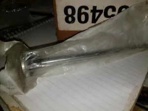 CATERPILLAR VALVE INT 1152368 NEW FREE SHIPPING DSG - Picture 1 of 4