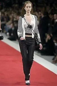 NEW CHANEL Black 100% Shinny Wool Pants Ruched Ankle Logo Trousers 38 6 - Picture 1 of 8