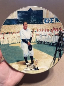 Lou Gehrig: The Luckiest Man Bradford Exchange Plate Baseball - Picture 1 of 4