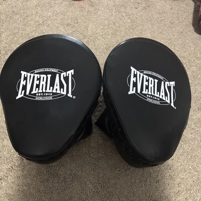 Everlast 1910 Focus Mitts One Size - Black Boxing MMA Fitness Crossfit Training - Image 1 of 4