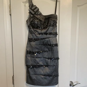 Cache Vintage 90's Gray Satin Design Formal Dress Sequin One Shoulder Size 4 - Picture 1 of 9