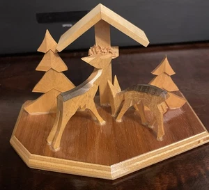Ciervos tallados ciervos y árboles de Navidad, hermosos - Imagen 1 de 11