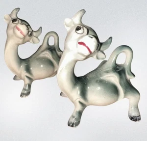 Vintage Anthropomorphic Cows Salt & Pepper Shakers - Picture 1 of 6