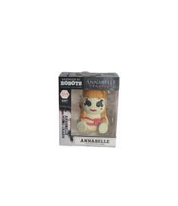 Handmade by Robots Annabelle Knit Serie #014 Sammlerstück Vinyl Charm Horror Neu - Bild 1 von 6