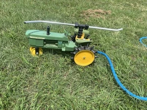 John Deere 4010 Diesel Tractor Traveling Lawn Sprinkler DieCast Working Tested - Picture 1 of 7