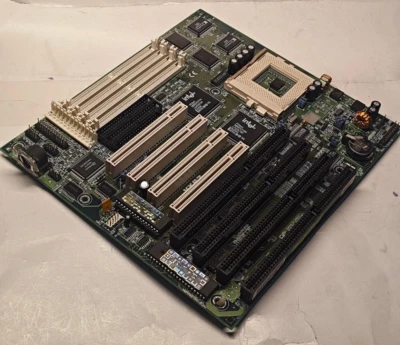 Socket 7 ASUS VX97 Green color PCB Motherboard ISA, PCI, CPU & 32 MB + Bonus - Image 1 of 4
