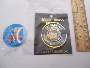 Tweety Sylvester Cat Looney Tunes Latón Regalo Creaciones Años 90 Marca de Libro y Pinback - Imagen 1 de 5