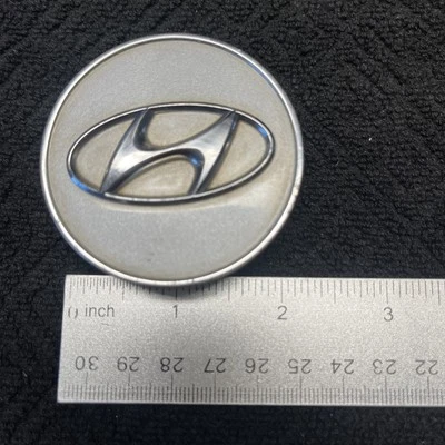 Hyundai Elantra Venue 52960-2S250 OEM Center Wheel Lug Hub Cap Rim Cover F0626 Foto 1 de 3
