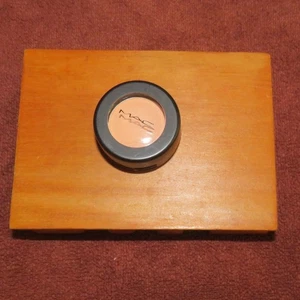 MAC Mango from Original Screw Top Matte Eyeshadow Collection Rare DISC - Picture 1 of 3
