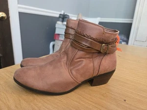 Yuu Size 8.5 Booties Heel 1.75” Shade 4” Zip #But1 - Picture 1 of 6