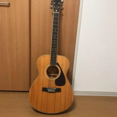 YAMAHA acoustic guitar FG-202 - Image 1 of 4