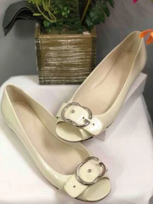 Sapatilhas sem etiquetas GUCCI Off White/Marfim couro envernizado biqueira aberta UE38.5/US8.5 - Imagem 1 de 4