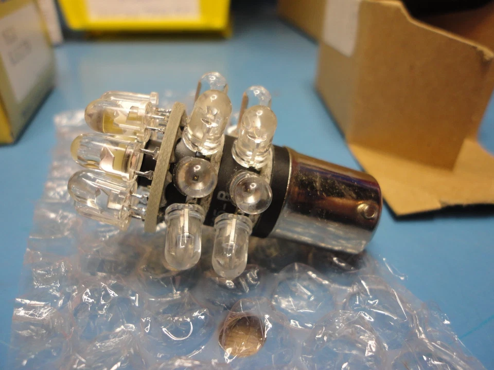 New, Free Ship, Data Display Products Sp930525-R Bulb Lamp - Image 1 of 4