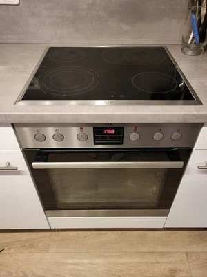 AEG Einbauherd-Set UECP43EH – gepflegt, eine Kochplatte defekt - Bild 1 von 4