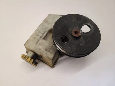 Bomba de dirección asistida Jeep Liberty 2002-2006 52088710AA 02-06 Foto 1 de 4