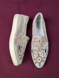 Latigo Shoes flats sneakers size 10 M leather casual floral embroidered - Picture 1 of 15