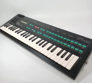 YAMAHA DX100 Synthesizer Digital Programmable Algorithm - Bild 1 von 20