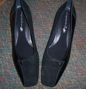VINTAGE LIFESTRIDE Black Leather & Suede 1.5 Inch Heels - SIZE 9.5 - Picture 1 of 3