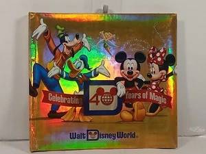 Álbum de fotos y autógrafos Magic Kingdom de Disney World celebrando 40 años de magia - Imagen 1 de 7