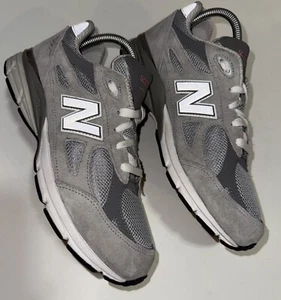 New Balance Uomo Made In USA 990v3 Grigio M990GY3 Taglia 7 Usato in Ottime Condizioni - Foto 1 di 6