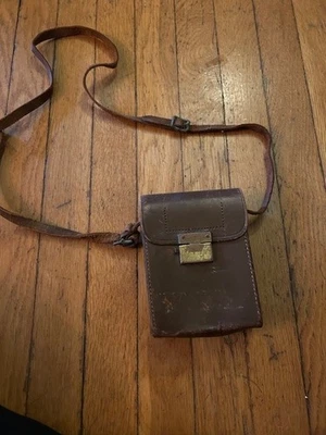 Estuche de cuero marrón vintage con correa para cámara plegable Foto 1 de 4