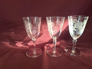 SET of 3 LIBBEY GLENMORE ETCHED Floral Liquor WINE/JUICE Glass Set - 1950s - Picture 1 of 9