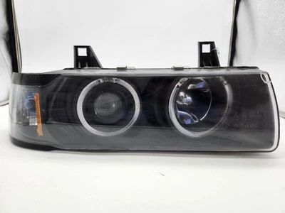 Farol direito de passageiro BMW 318i 1992-99 halogênio EUA  - Imagem 1 de 4