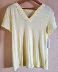 CROFT & BARROW V-Neck Short Sleeve Lemony Pom Pom Trim Knit Top Shirt Size S NWT - Picture 1 of 9