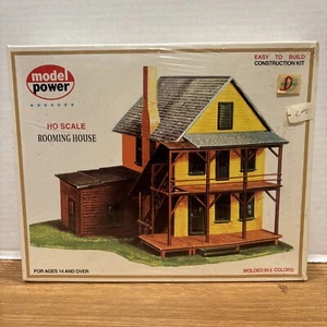 HO 1:87 Scale ROOMING HOUSE Kit Model Power New in Box Sealed 426 - Picture 1 of 6