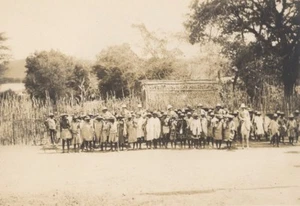 Anaralava Onilahy Gruppe Madagaskar altes Diez Foto 1924 - Bild 1 von 3
