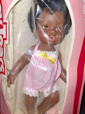 Muñeca afroamericana Ideal Tiny Tears 1972 nueva en caja Foto 1 de 4