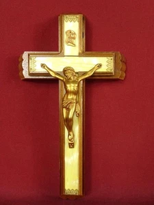 Crocifisso Vintage Cattolico Chiamata Malata Scatola in Legno con Candele e Font Acqua Santa - Foto 1 di 5